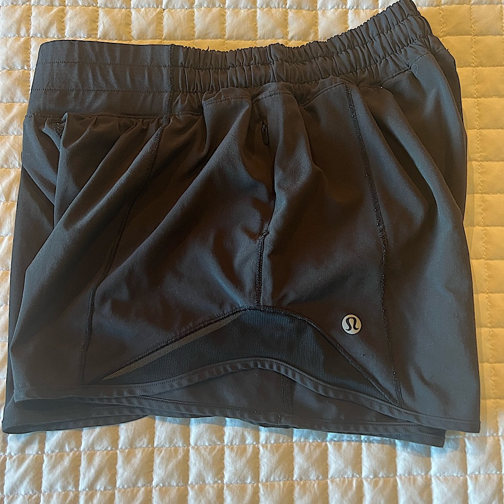 LuluLemon Hotty Hot Shorts 4”